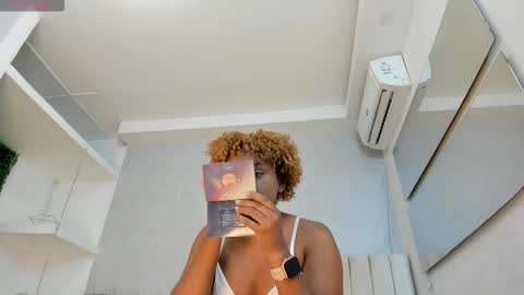 Snapshot of saray_mardez chatting on October 2025 12:17:01 PM Saray Mardez online show from October 2025 12:17:01 PM