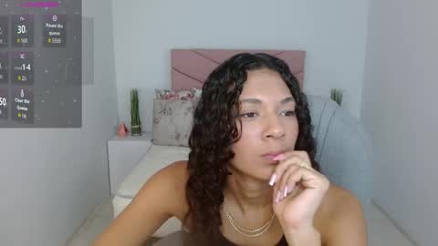 Saray Vega online show from November 2025 07:27:01 PM