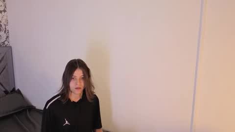 sarah online show from November 2025 09:18:01 PM