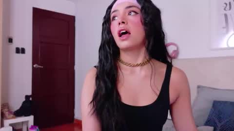 Sara online show from December 2025 08:38:02 PM