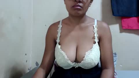 Snapshot of saronette chatting on December 2024 04:58:02 AM saronette online show from December 2024 04:58:02 AM