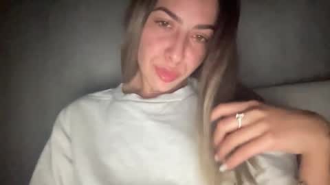 Sarrah online show from September 2025 08:32:01 PM