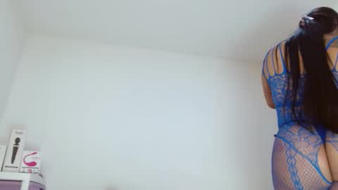 Sasha Creamy online show from October 2025 04:32:02 AM