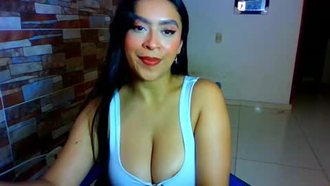 Snapshot of sasha_rose23 chatting on January 2025 08:59:01 PM Camila online show from January 2025 08:59:01 PM