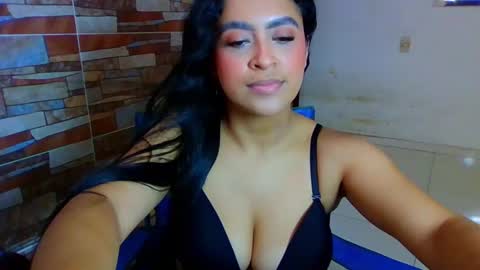 Snapshot of sasha_rose23 chatting on February 2025 08:21:01 PM Camila online show from February 2025 08:21:01 PM