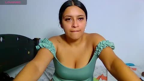 Camila online show from April 2026 09:39:33 PM