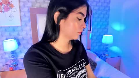 Camila  online show from October 2025 01:11:01 PM