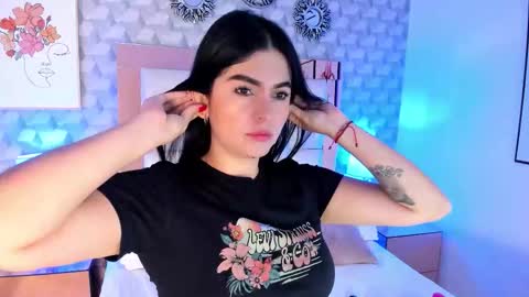 Camila  online show from November 2025 11:32:02 AM