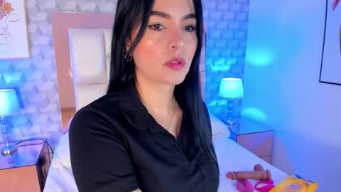 Camila  online show from December 2025 11:30:02 AM