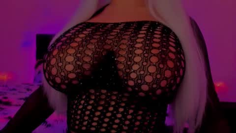   Sasha   online show from October 2025 03:35:01 AM