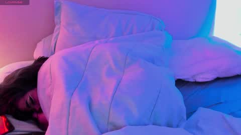 Snapshot of sashajune chatting on December 2024 11:40:02 AM selene online show from December 2024 11:40:02 AM