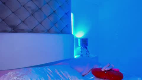 Snapshot of sashajune chatting on February 2025 07:13:01 PM selene online show from February 2025 07:13:01 PM