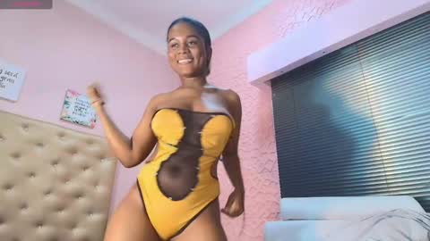 Snapshot of sashhalux22 chatting on February 2025 09:13:02 AM SashhaLux22 online show from February 2025 09:13:02 AM