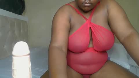 sassie_bee online show from December 2024 10:43:01 PM