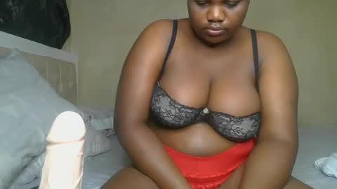 sassie_bee online show from December 2024 01:51:01 AM