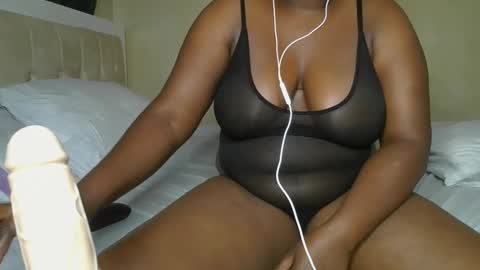sassie_bee online show from January 2025 12:24:01 AM