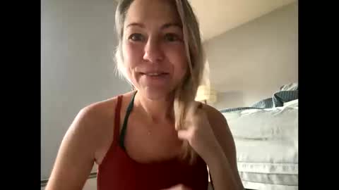 Snapshot of sassyella chatting on October 2025 04:29:02 PM Sassyella online show from October 2025 04:29:02 PM