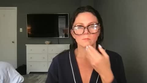 sassynsweetmilf online show from May 2026 06:57:01 PM