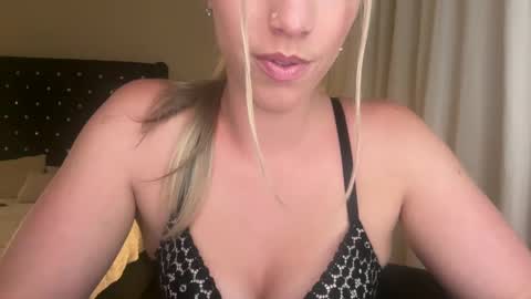 MazyMay333 online show from September 2025 04:14:01 AM