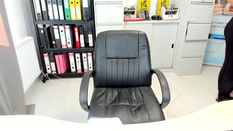 sassytiff online show from September 2025 10:29:01 AM