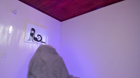 Snapshot of satanbabee_ chatting on January 2025 10:22:01 PM im expecting 300 thumbs up on my altar online show from January 2025 10:22:01 PM