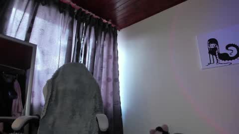 Snapshot of satanbabee_ chatting on January 2025 09:50:02 PM im expecting 300 thumbs up on my altar online show from January 2025 09:50:02 PM