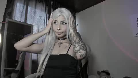 Snapshot of satanbabee_ chatting on February 2025 10:42:01 PM im expecting 300 thumbs up on my altar online show from February 2025 10:42:01 PM