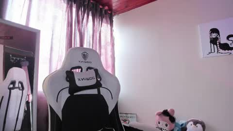 Snapshot of satanbabee_ chatting on February 2025 09:47:01 PM im expecting 300 thumbs up on my altar online show from February 2025 09:47:01 PM