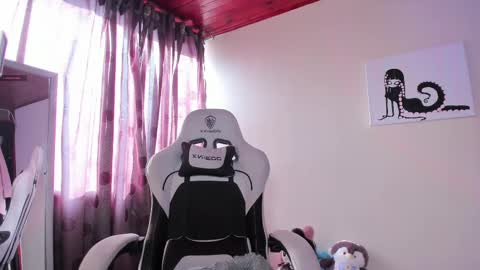 Snapshot of satanbabee_ chatting on February 2025 09:42:02 PM im expecting 300 thumbs up on my altar online show from February 2025 09:42:02 PM