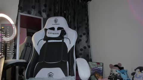 Snapshot of satanbabee_ chatting on February 2025 12:05:02 AM im expecting 300 thumbs up on my altar online show from February 2025 12:05:02 AM