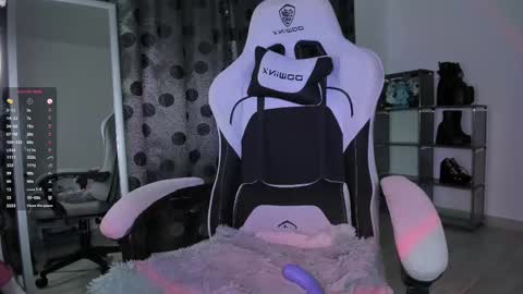 Snapshot of satanbabee_ chatting on March 2025 01:27:01 AM im expecting 300 thumbs up on my altar online show from March 2025 01:27:01 AM