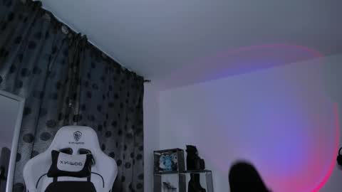 Snapshot of satanbabee_ chatting on March 2025 11:14:01 PM im expecting 300 thumbs up on my altar online show from March 2025 11:14:01 PM