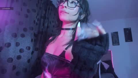 Snapshot of satanbabee_ chatting on September 2025 11:30:01 PM im expecting 300 thumbs up on my altar online show from September 2025 11:30:01 PM