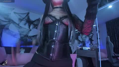 Snapshot of satanbabee_ chatting on October 2025 11:03:01 PM im expecting 300 thumbs up on my altar online show from October 2025 11:03:01 PM