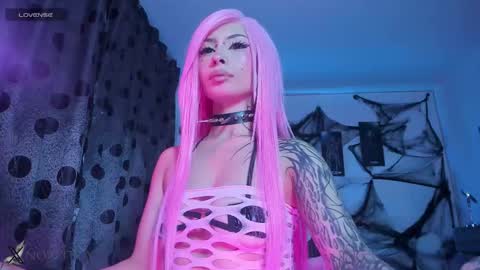 Snapshot of satanbabee_ chatting on October 2025 01:00:02 AM im expecting 300 thumbs up on my altar online show from October 2025 01:00:02 AM