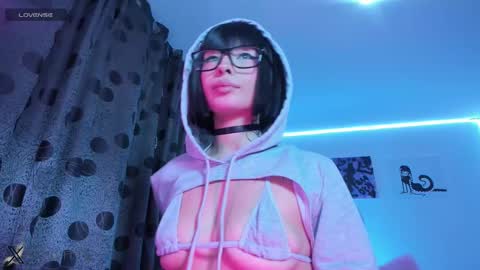 Snapshot of satanbabee_ chatting on November 2025 12:35:01 AM im expecting 300 thumbs up on my altar online show from November 2025 12:35:01 AM