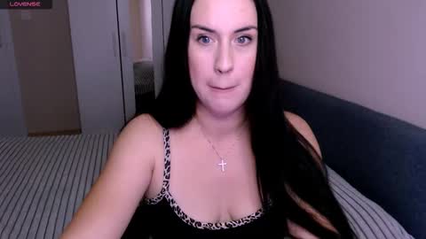 satisfaction__ online show from October 2025 07:27:01 AM