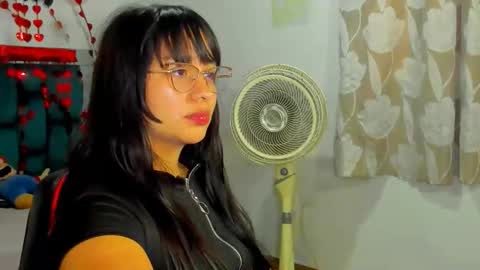 saturno_venus online show from May 2026 08:26:02 PM