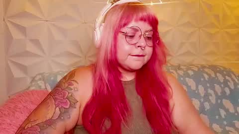 Snapshot of satyn_doll chatting on June 2026 10:45:02 PM Gina George online show from June 2026 10:45:02 PM