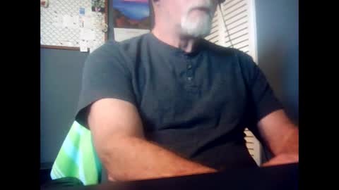 satyr64 online show from October 2025 08:17:02 PM