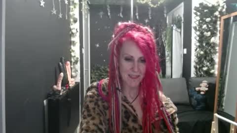 SaucySky online show from September 2025 11:05:02 PM