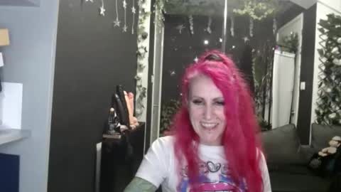 SaucySky online show from November 2025 10:42:02 PM