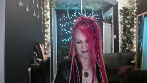 SaucySky online show from November 2025 07:27:01 PM