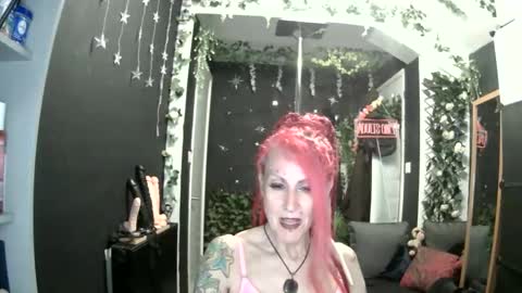 SaucySky online show from May 2026 07:55:01 PM