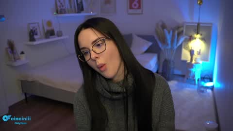 Snapshot of savvage_play chatting on January 2025 10:57:02 PM Naomi online show from January 2025 10:57:02 PM