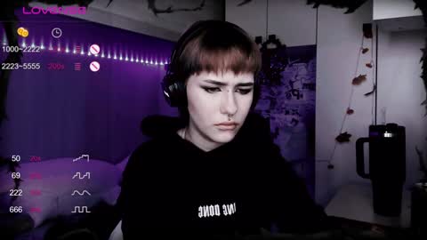 Snapshot of say_mary chatting on February 2025 04:59:02 AM pronoun she. name Mary. age 21. online show from February 2025 04:59:02 AM