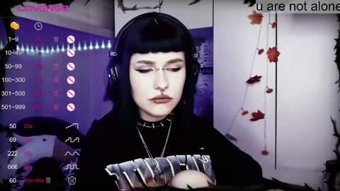 Snapshot of say_mary chatting on February 2025 03:05:01 PM pronoun she. name Mary. age 21. online show from February 2025 03:05:01 PM