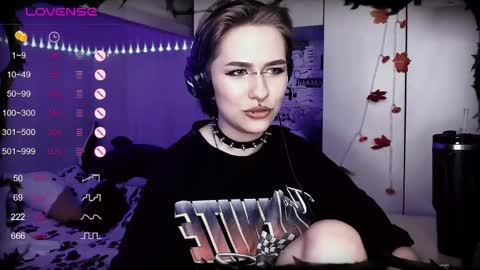 Snapshot of say_mary chatting on February 2025 04:56:02 PM pronoun she. name Mary. age 21. online show from February 2025 04:56:02 PM