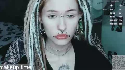 Snapshot of say_mary chatting on June 2026 12:14:02 PM pronoun she. name Mary. age 21. online show from June 2026 12:14:02 PM