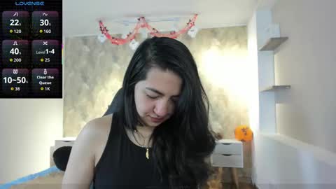 Saya Amaretto  online show from October 2025 08:09:02 PM